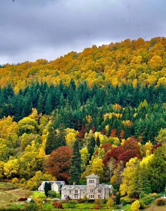 Riverside Lodge In Killiecrankie Bridge of Tilt Exterior photo